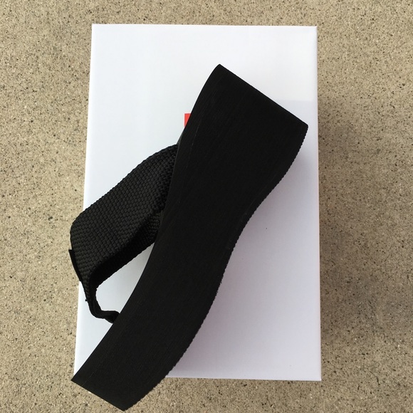 Wild Diva Platform Thong Flip Flop Wedge Sandal - Picture 5 of 5